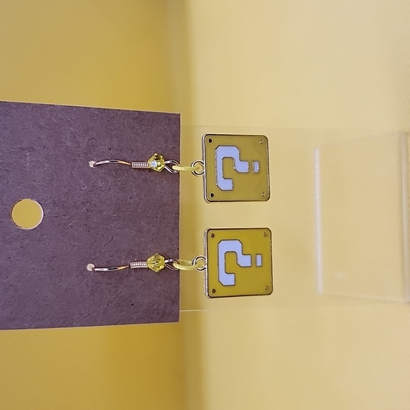 Jewelry - Mario mystery box